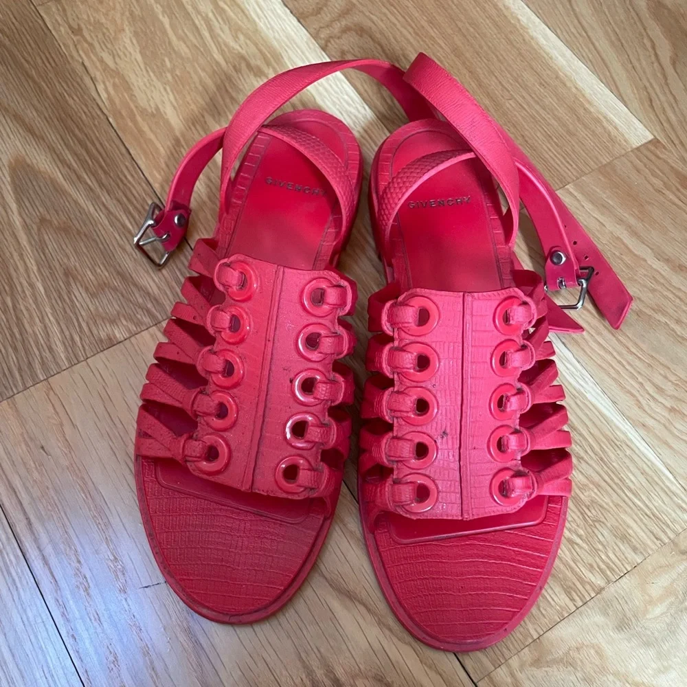 Givenchy red embossed pvc open toe knot wrap buckle sandals size 38 - Picture 1 of 7